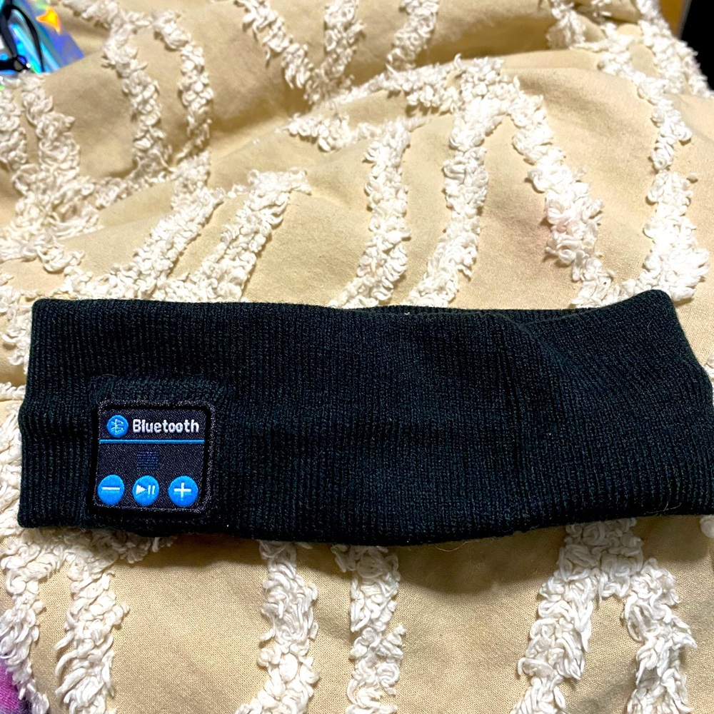 Bluetooth headband that plays music